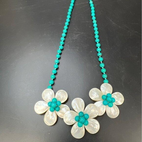 Turquoise & Mother of Pearl Flower Shaped Beaded Statement Necklace from Hawaii - Picture 8 of 14